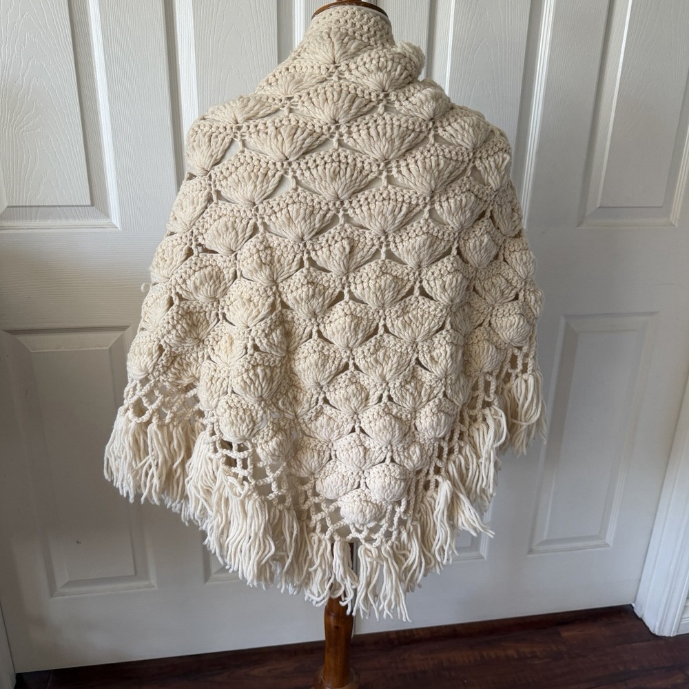 Cream Large Chunky Knit Crochet Triangle Sofa Throw Blanket, Boho Fringed